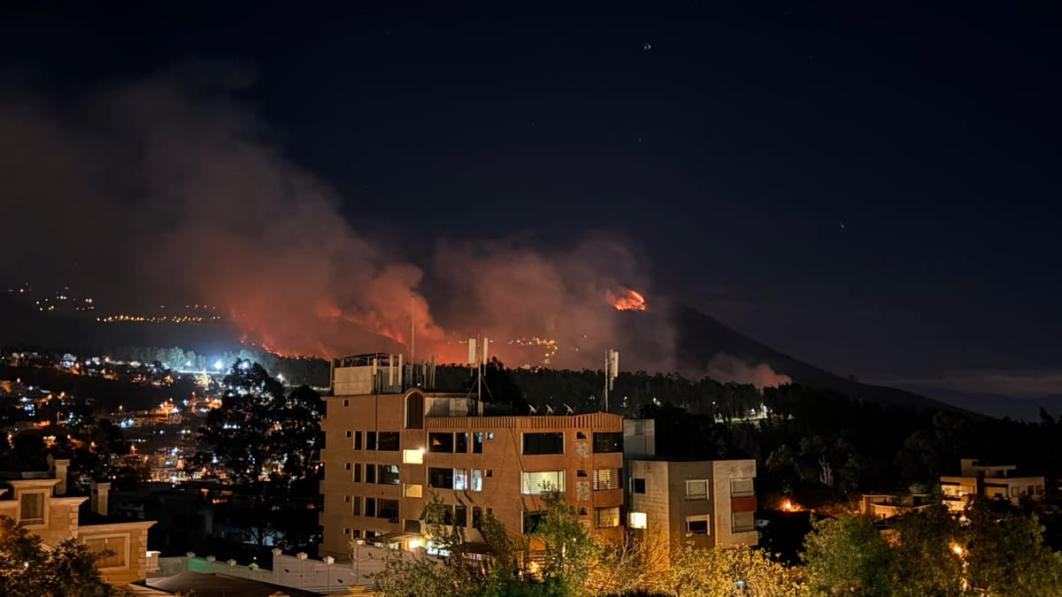INCENDIOS PONEN A PRUEBA A QUITO