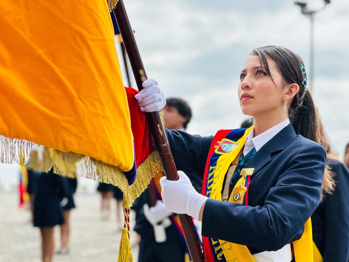 Estudiantes y sus ilusiones: juramento de la bandera