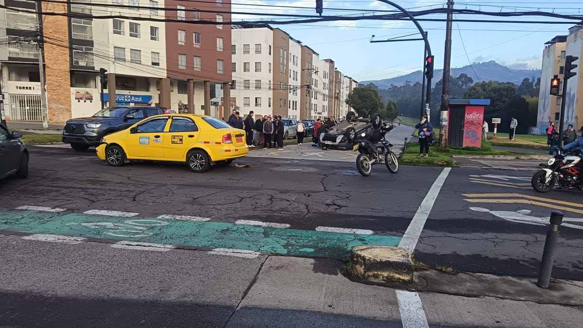 Un herido tras un fuerte choque de vehículos en Quitumbe