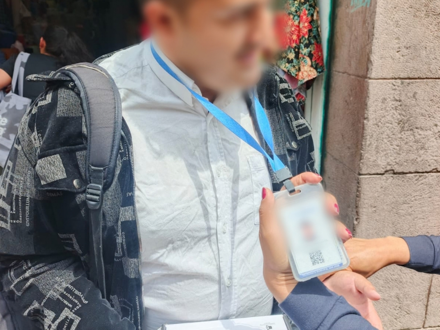Ciudadano se hizo pasar por funcionario municipal para vender pistolas de masaje
